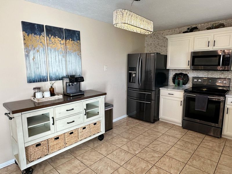 1658 Geranium Drive, Lewis Center, OH 43035 Photo 5
