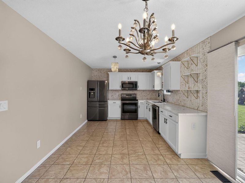 1658 Geranium Drive, Lewis Center, OH 43035 Photo 5