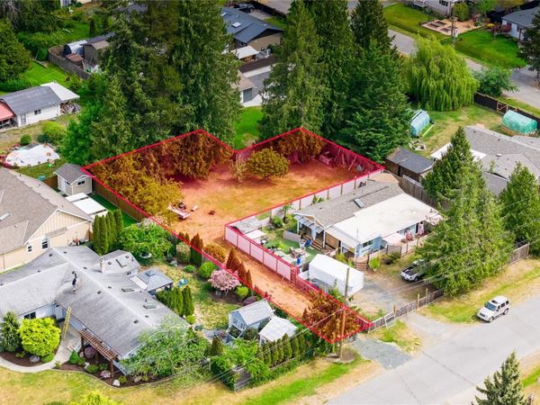 1307 Woodland Dr , French Creek, BC V9P 1Z2