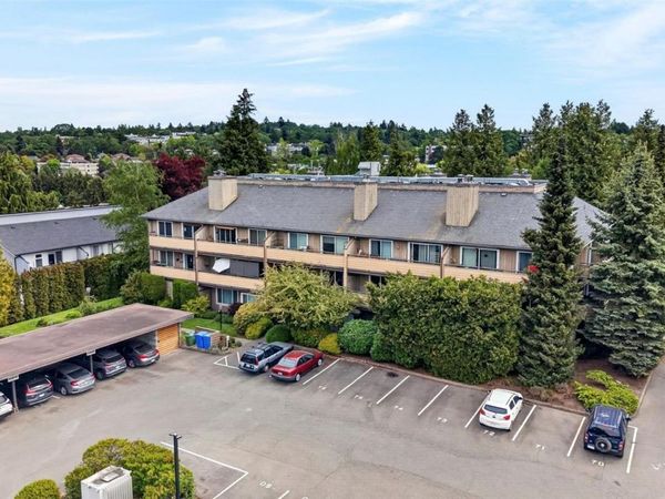 3225 Alder St , Unit 206, Saanich, BC V8X 1P3