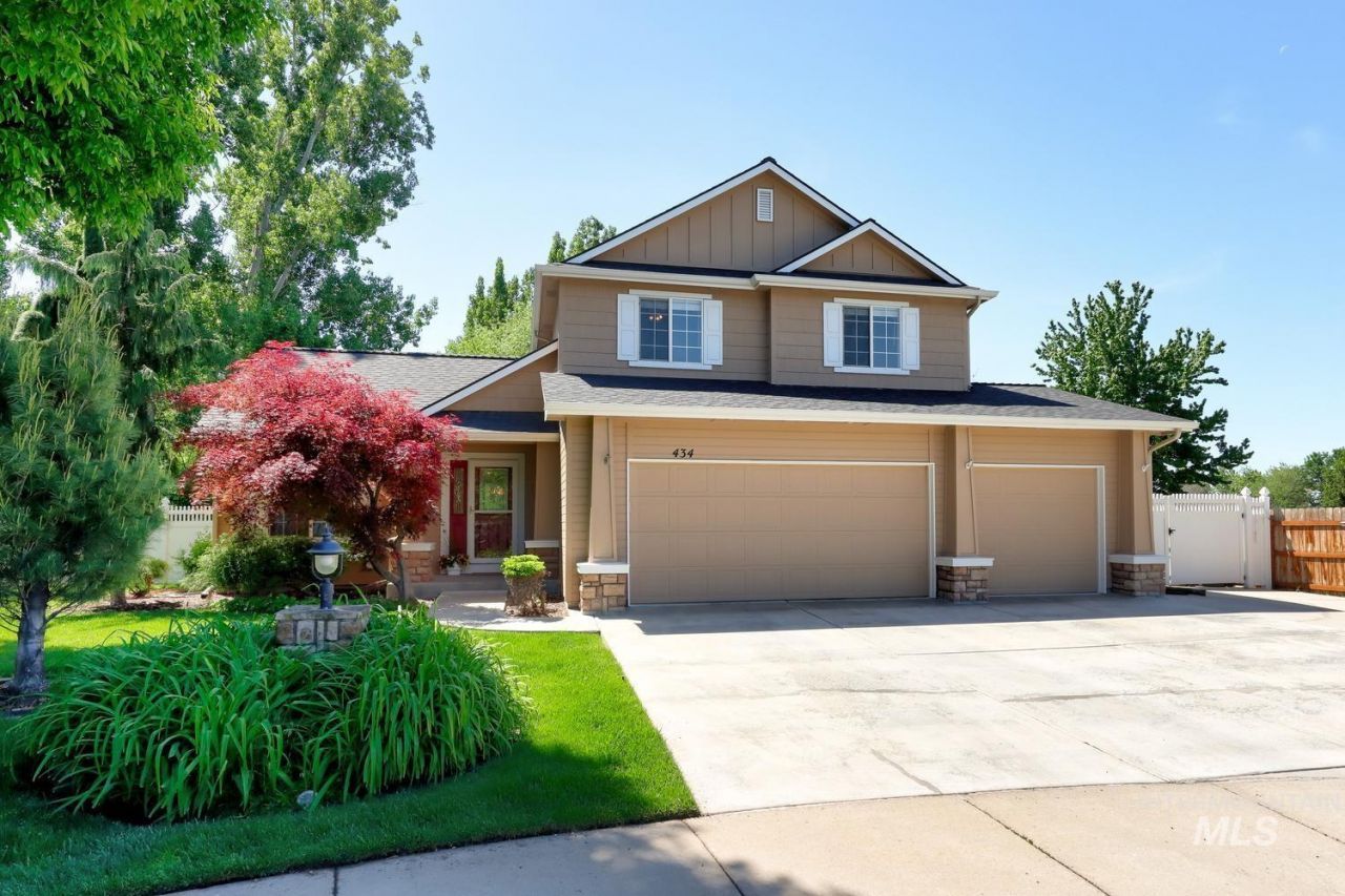 434 S Malachite Ave, Meridian, ID 83642 Main Photo