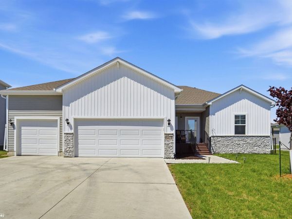 5418 145th Street, Urbandale, IA 50323