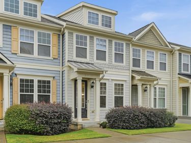 2801 Wilshire Hill Drive, Unit 105, Raleigh, NC 27604