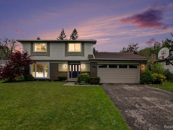 2964 Walmsley Circle Drive, Orion Twp, MI 48360