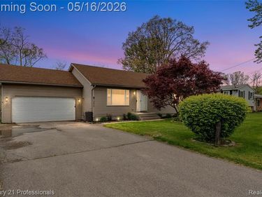 1203 Eason, Waterford Twp, MI 48328