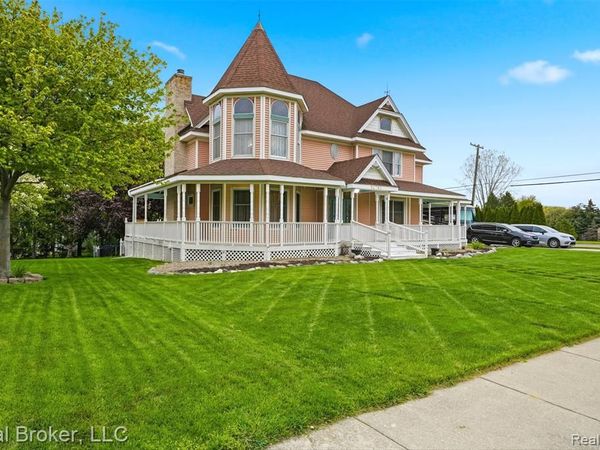 52798 Weathervane Drive, Chesterfield Twp, MI 48047