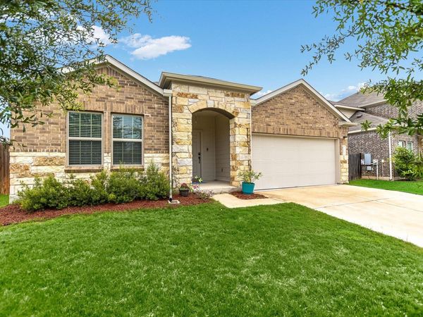 317 Colthorpe LN, Hutto, TX 78634