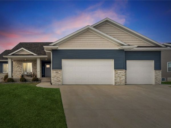 1389 Cardinal Dr , Fairfax, IA 52228