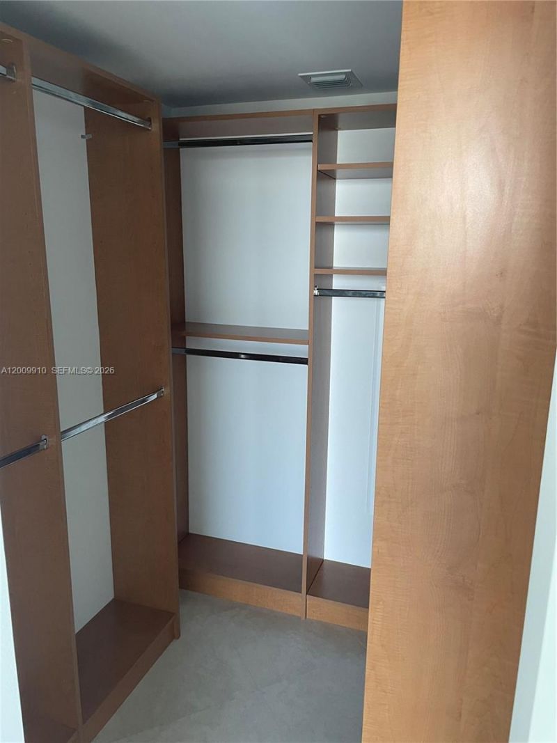 185 SW 7th St , Unit 2509, Miami, FL 33130 Photo