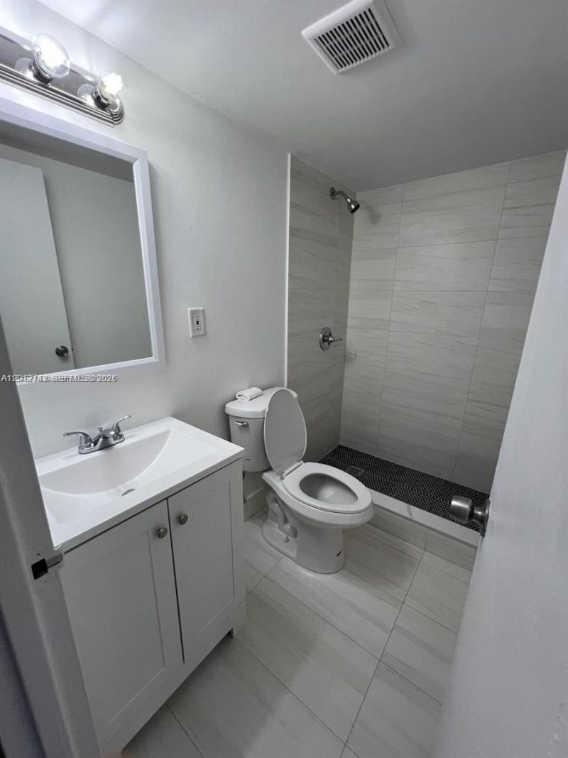 6133 SW 69th St , Unit 38, South Miami, FL 33143 Photo