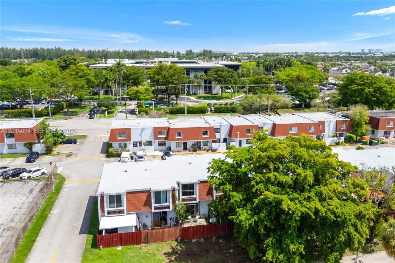 606 NW 107th Ave , Unit 9B, Miami, FL 33172 Photo