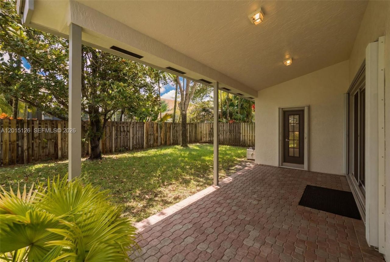 2099 NW 126th Ave, Pembroke Pines, FL 33028 Photo