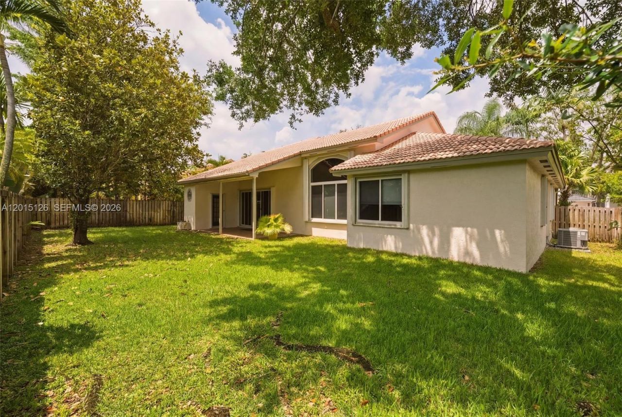 2099 NW 126th Ave, Pembroke Pines, FL 33028 Photo