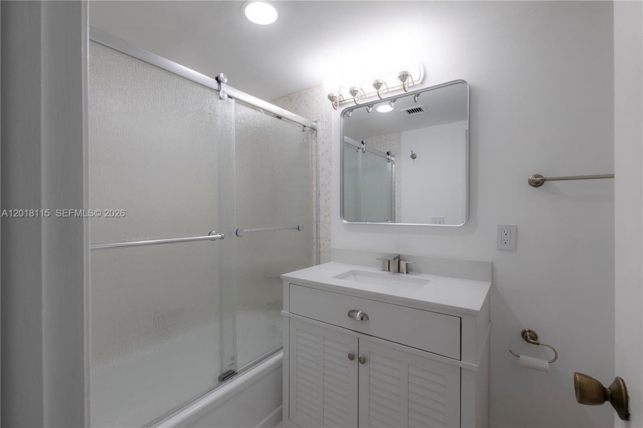 2851 NE 183rd St, Unit 504E, Aventura, FL 33160 Photo