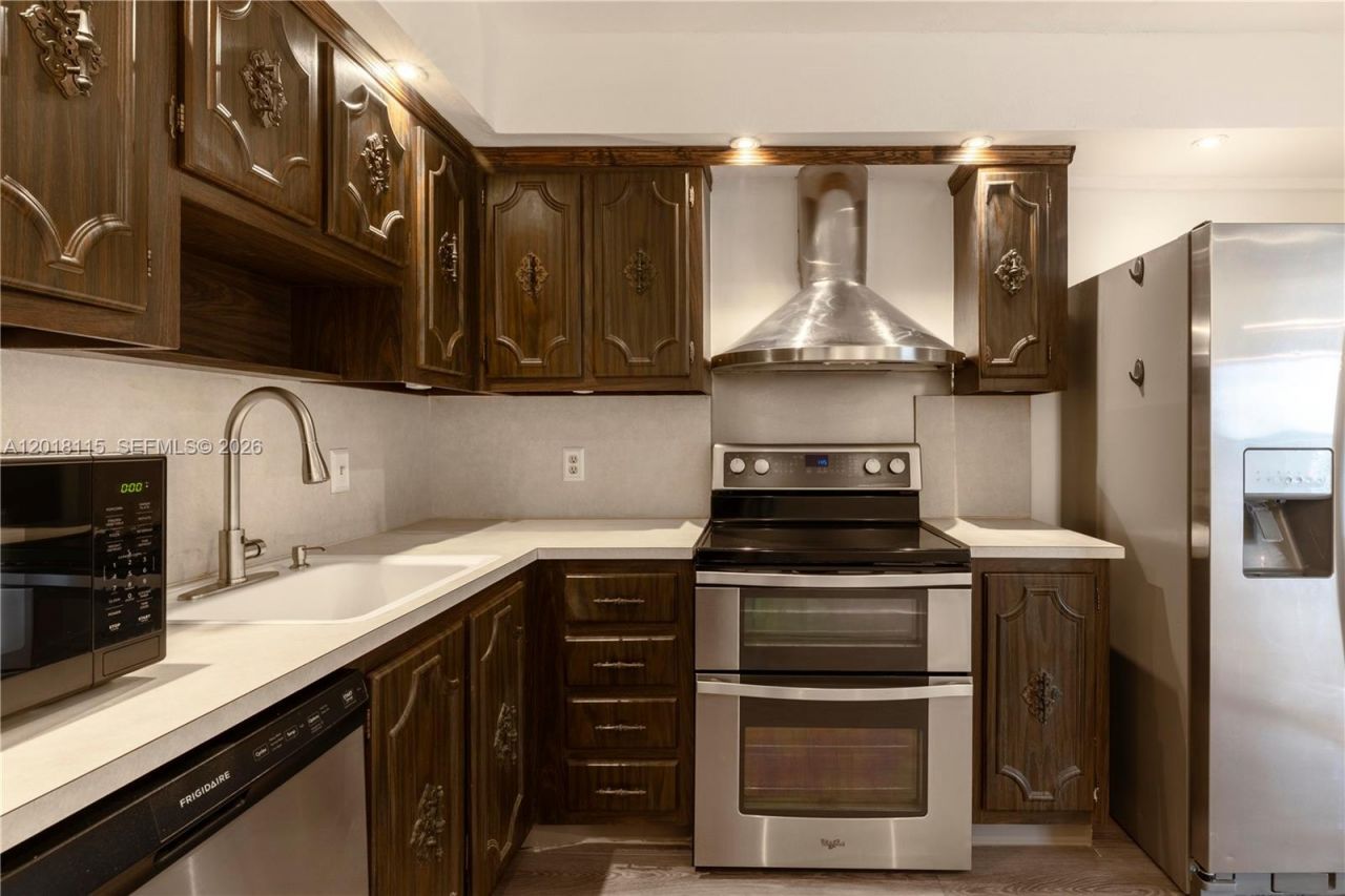 2851 NE 183rd St, Unit 504E, Aventura, FL 33160 Photo