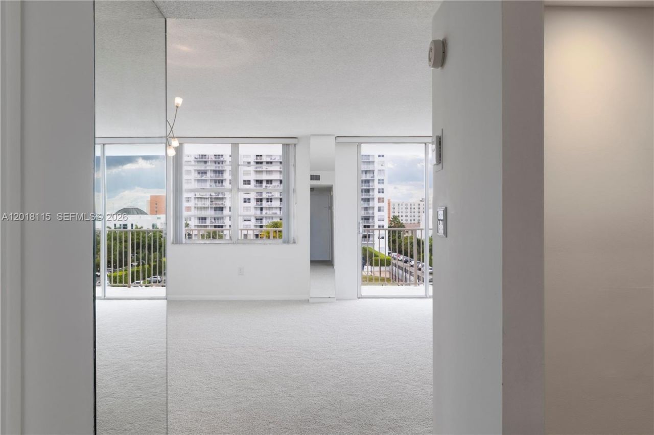 2851 NE 183rd St, Unit 504E, Aventura, FL 33160 Photo