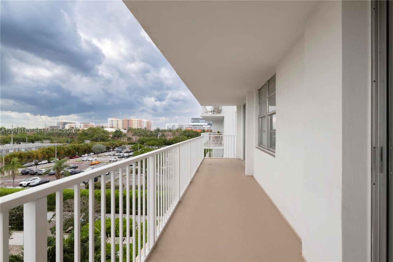 2851 NE 183rd St, Unit 504E, Aventura, FL 33160 Photo