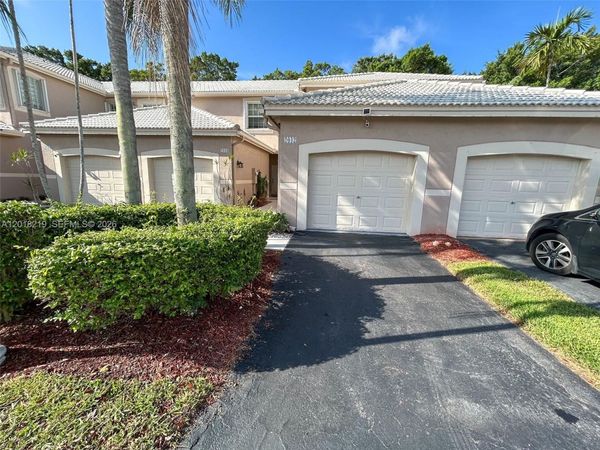 2042 Madeira Dr , Weston, FL 33327