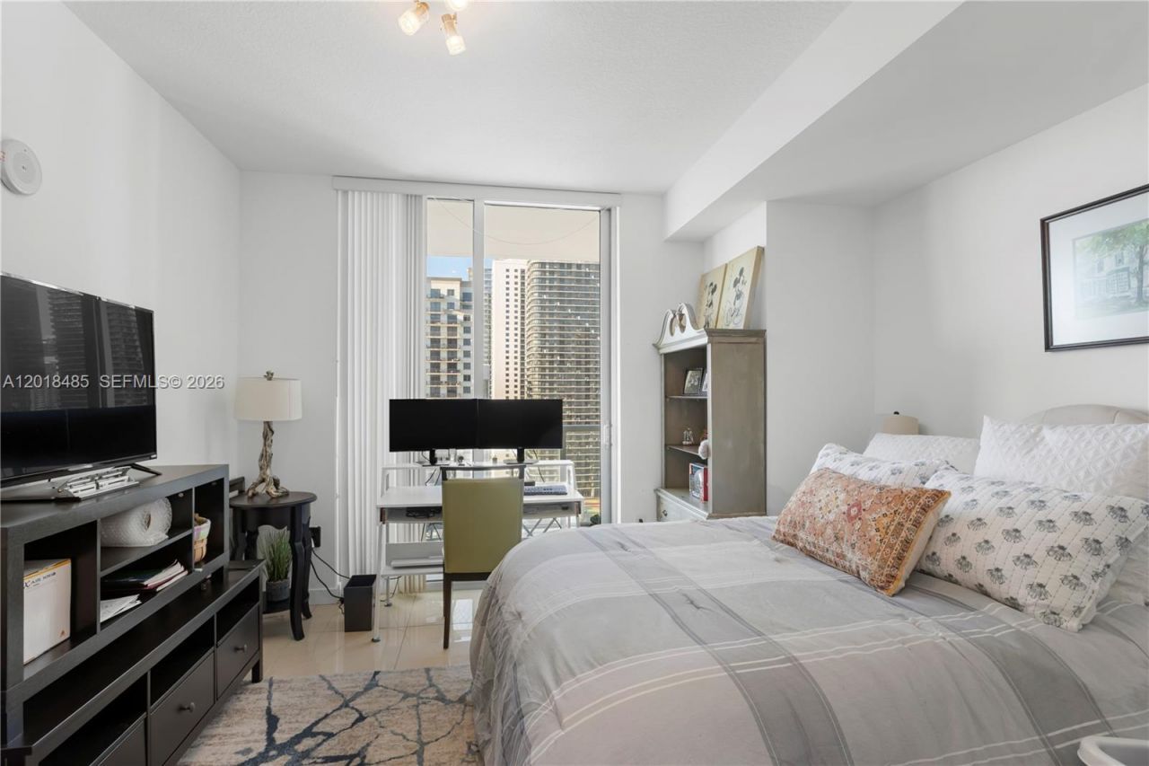 1111 SW 1st Ave , Unit 2925-N, Miami, FL 33130 Photo