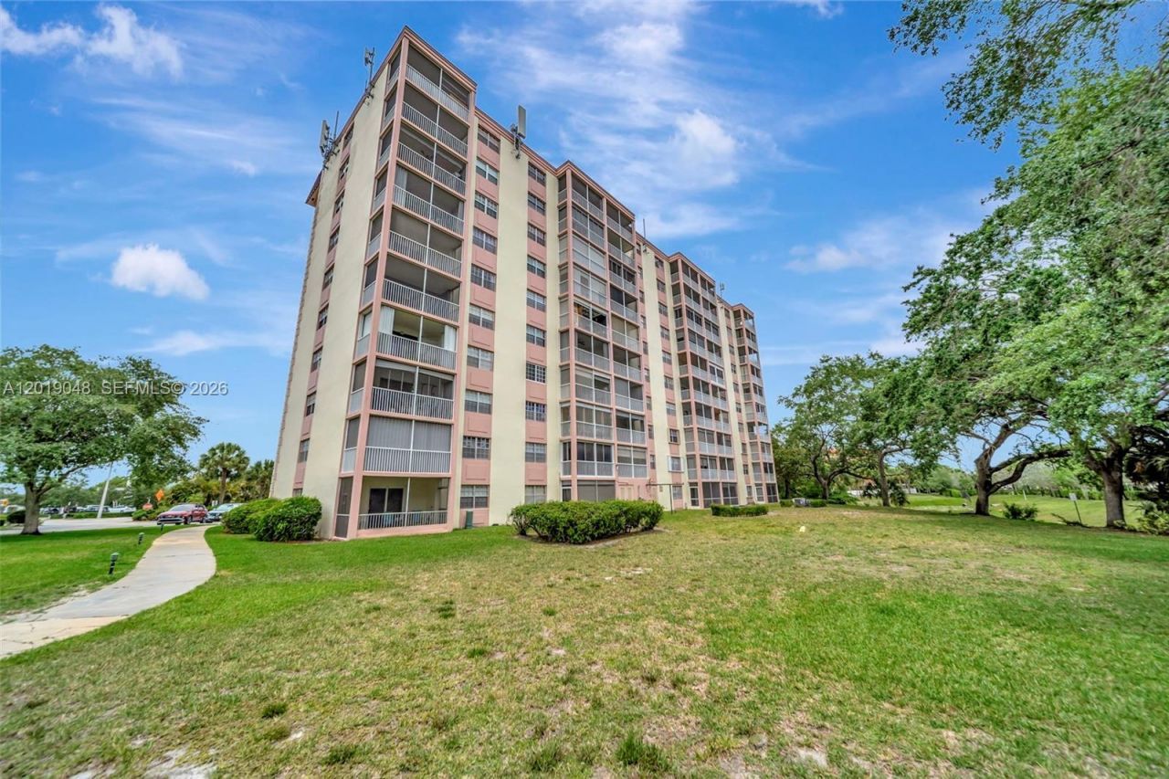 3575 Broken Woods Dr, Unit 1004, Coral Springs, FL 33065 Photo