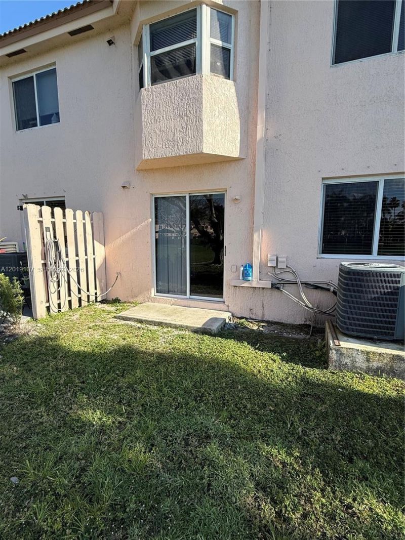 1271 SE 28th Ct, Unit 105, Homestead, FL 33035 Photo