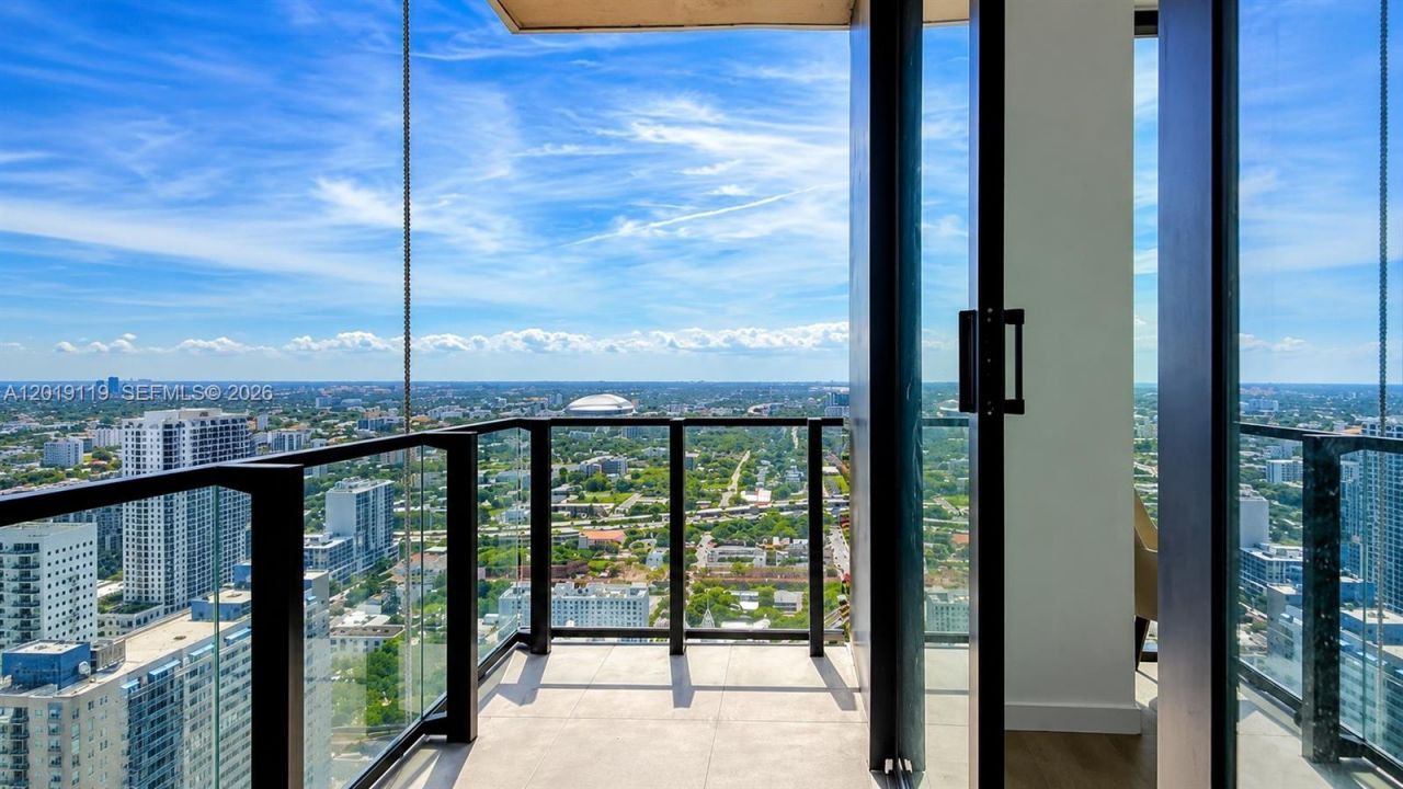 20 NE 11th St , Unit 4406, Miami, FL 33132 Photo