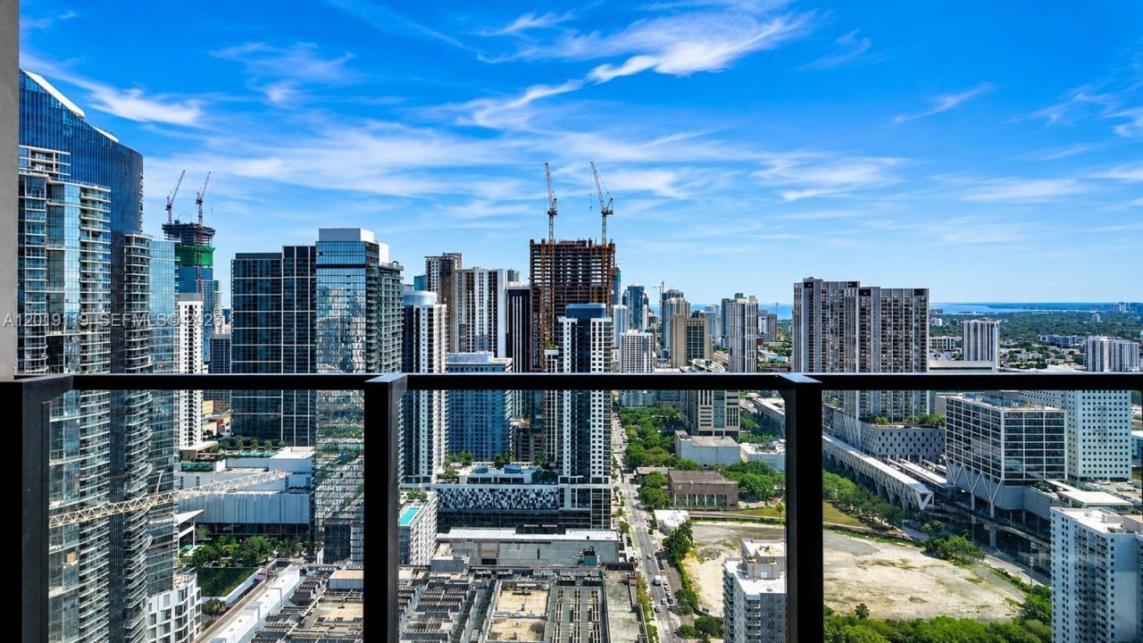 20 NE 11th St , Unit 4406, Miami, FL 33132 Photo