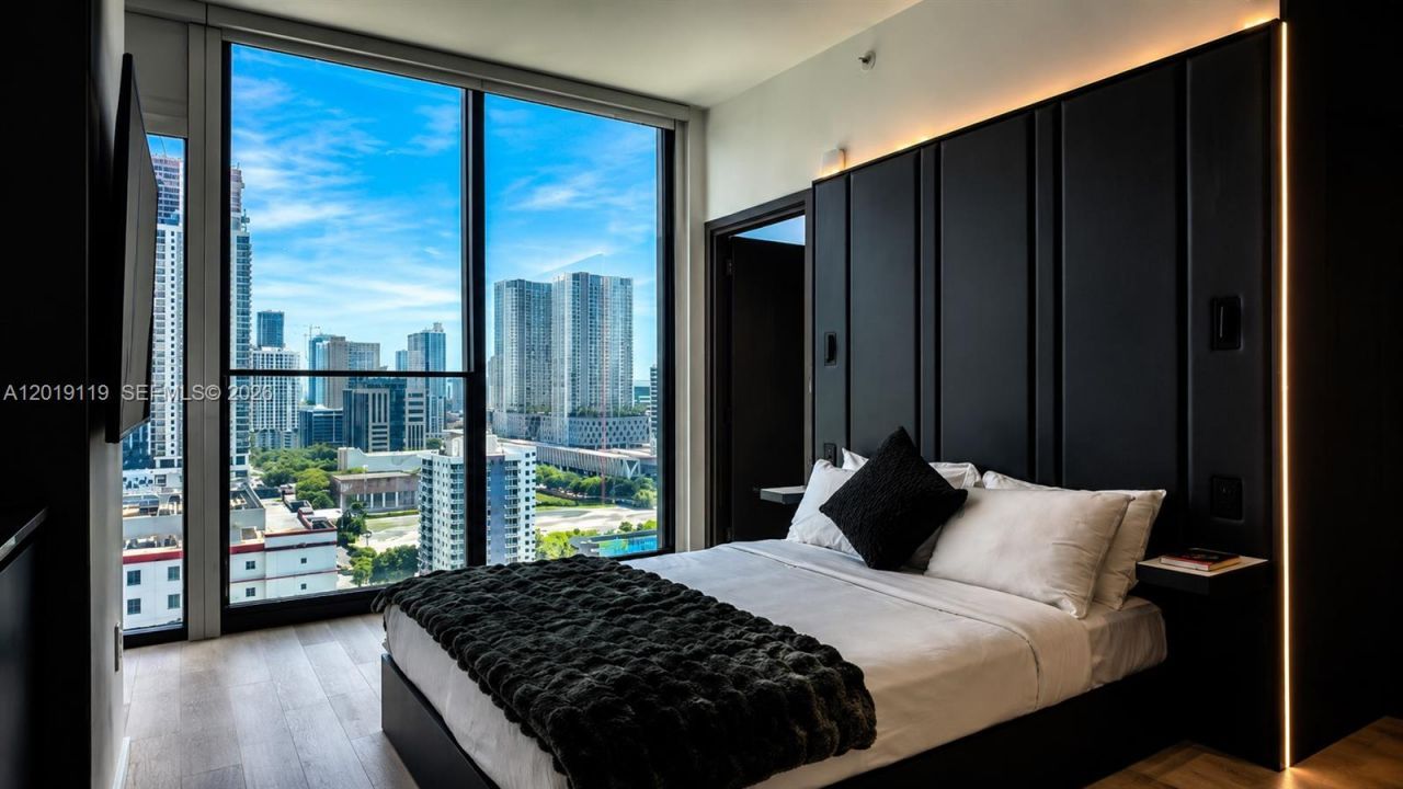 20 NE 11th St , Unit 4406, Miami, FL 33132 Photo