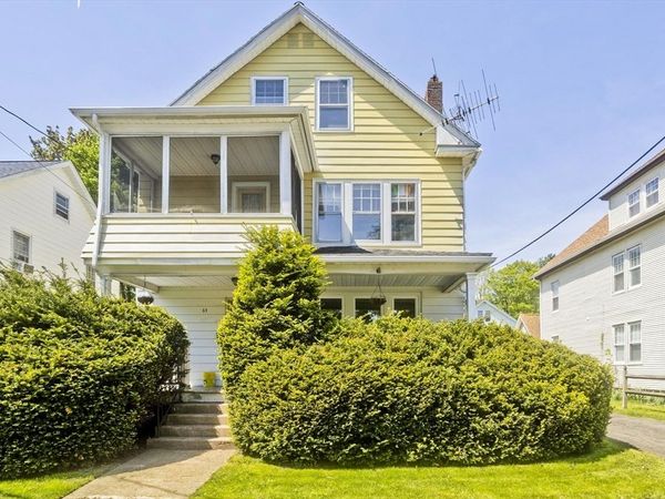 53 Calumet Rd, Holyoke, MA 01040