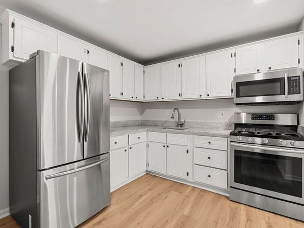 81 High Street, Unit 9, Amesbury, MA 01913