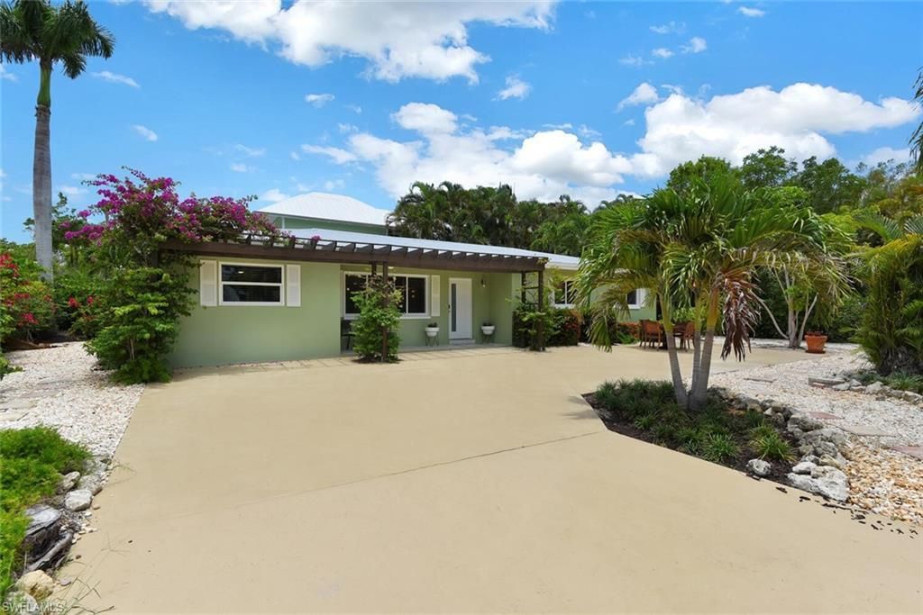 1155 6th St S, Naples, FL 34102 Photo