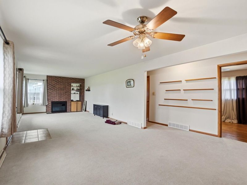 402 Woodlawn Drive, Wapakoneta, OH 45895 Photo 11