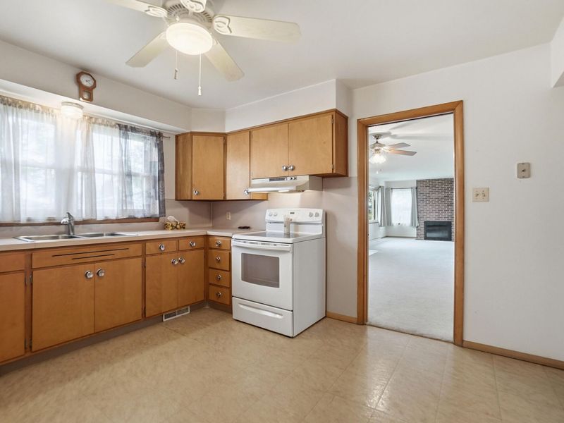 402 Woodlawn Drive, Wapakoneta, OH 45895 Photo 18