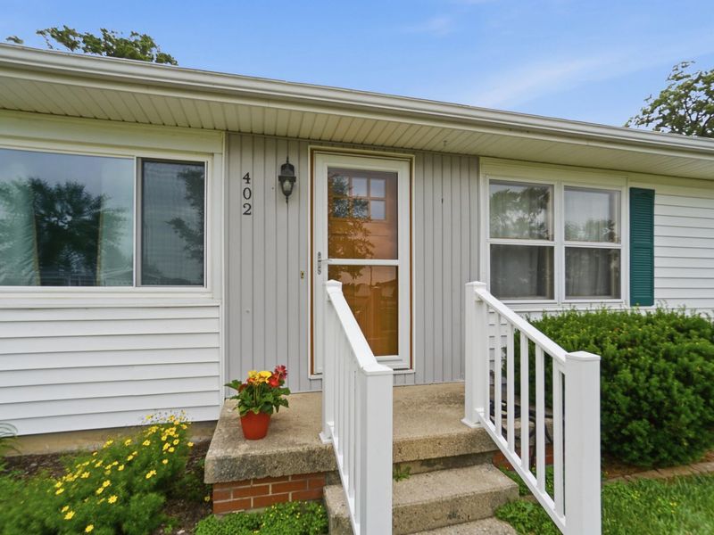 402 Woodlawn Drive, Wapakoneta, OH 45895 Photo 4