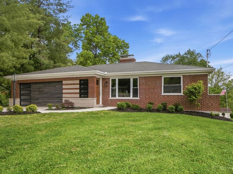 6331 Starridge Court, Cincinnati, OH 45248 Photo 2
