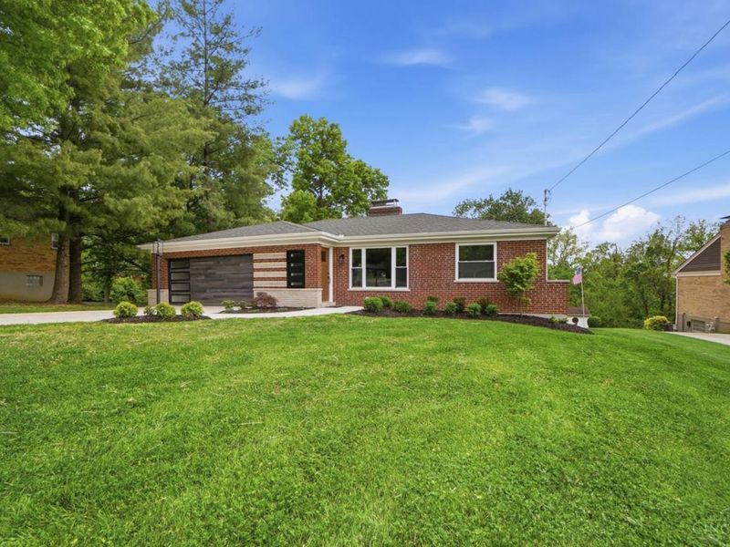 6331 Starridge Court, Cincinnati, OH 45248 Photo 3