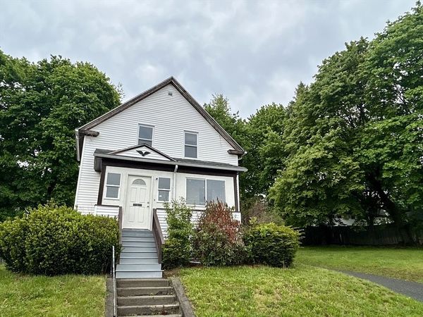 3 Gloucester Rd, Worcester, MA 01607