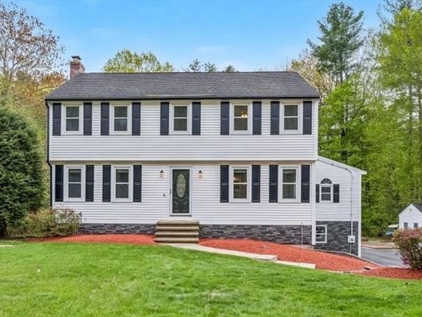 9 Robinhood Road, Tyngsborough, MA 01879