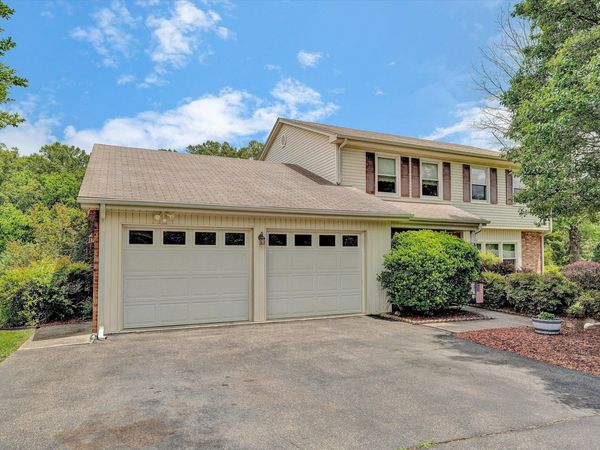1182 Knollwood DR , Troutville, VA 24175