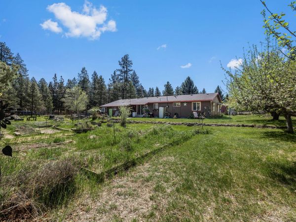 2323 NE 8th Street, Bend, OR 97701