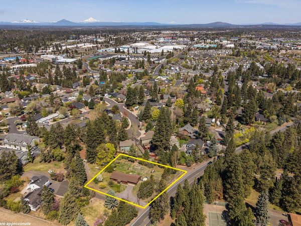 2323 NE 8th Street, Bend, OR 97701