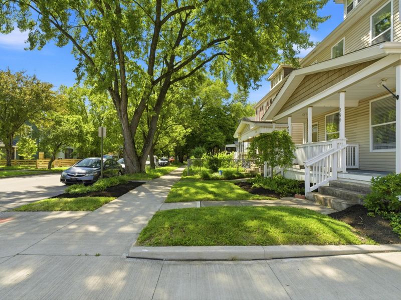 396 E Mithoff Street , Columbus, OH 43206 Photo 3