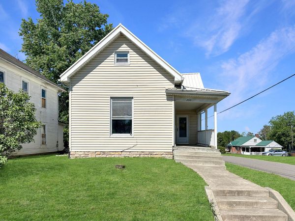 200 S Maple Heights , New Lexington, OH 43764
