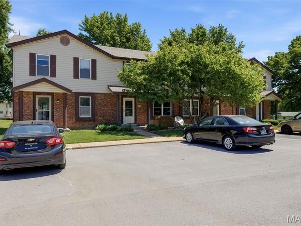 1361 Summergate Parkway , St Charles, MO 63303