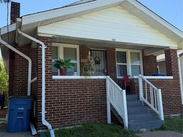5240 Helen Avenue , Jennings, MO 63136