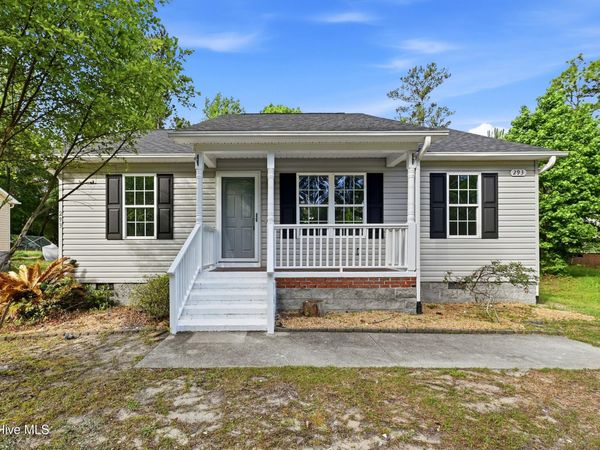 293 Walnut Road, Southport, NC 28461
