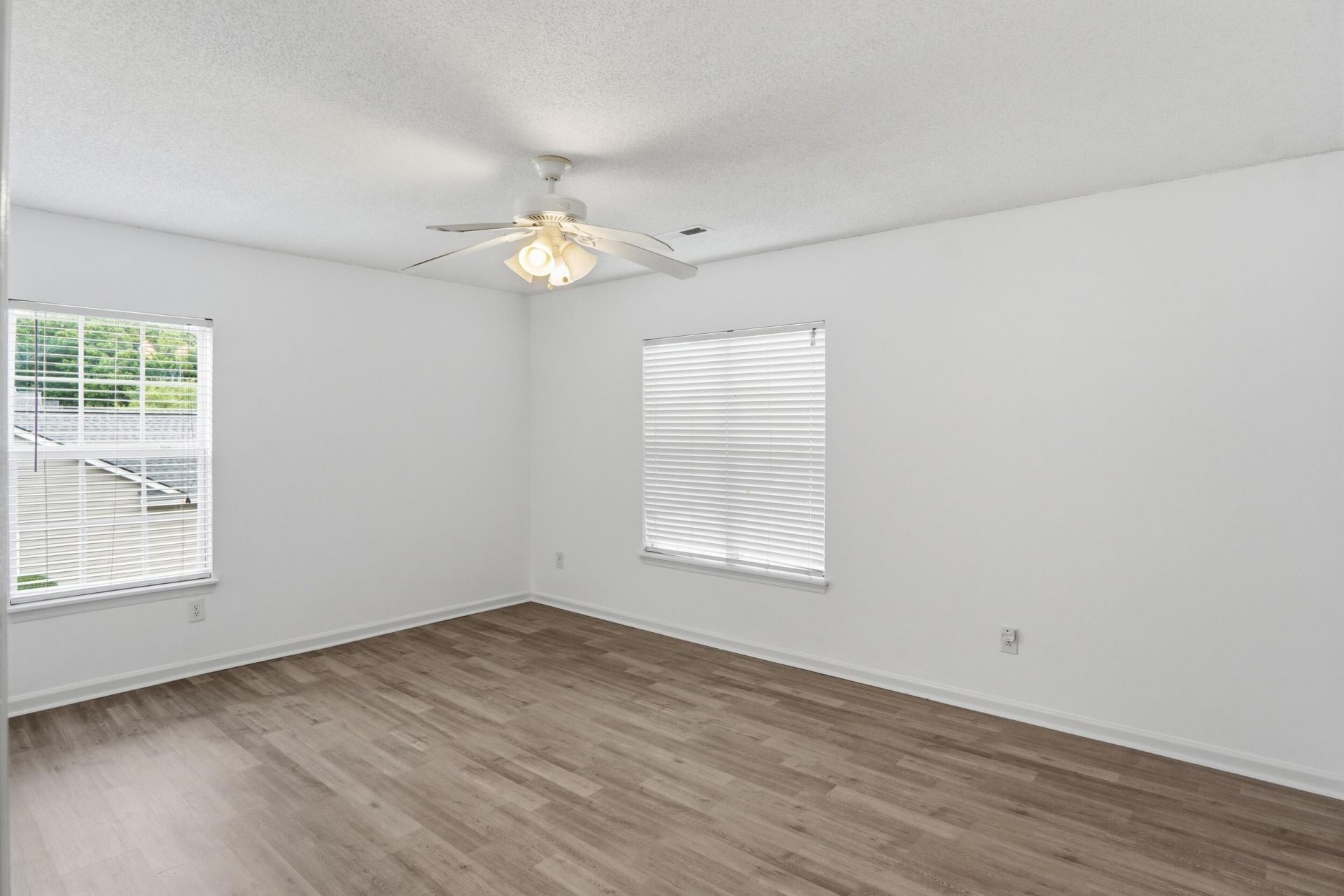 5220 Carlisle Court Photo 24