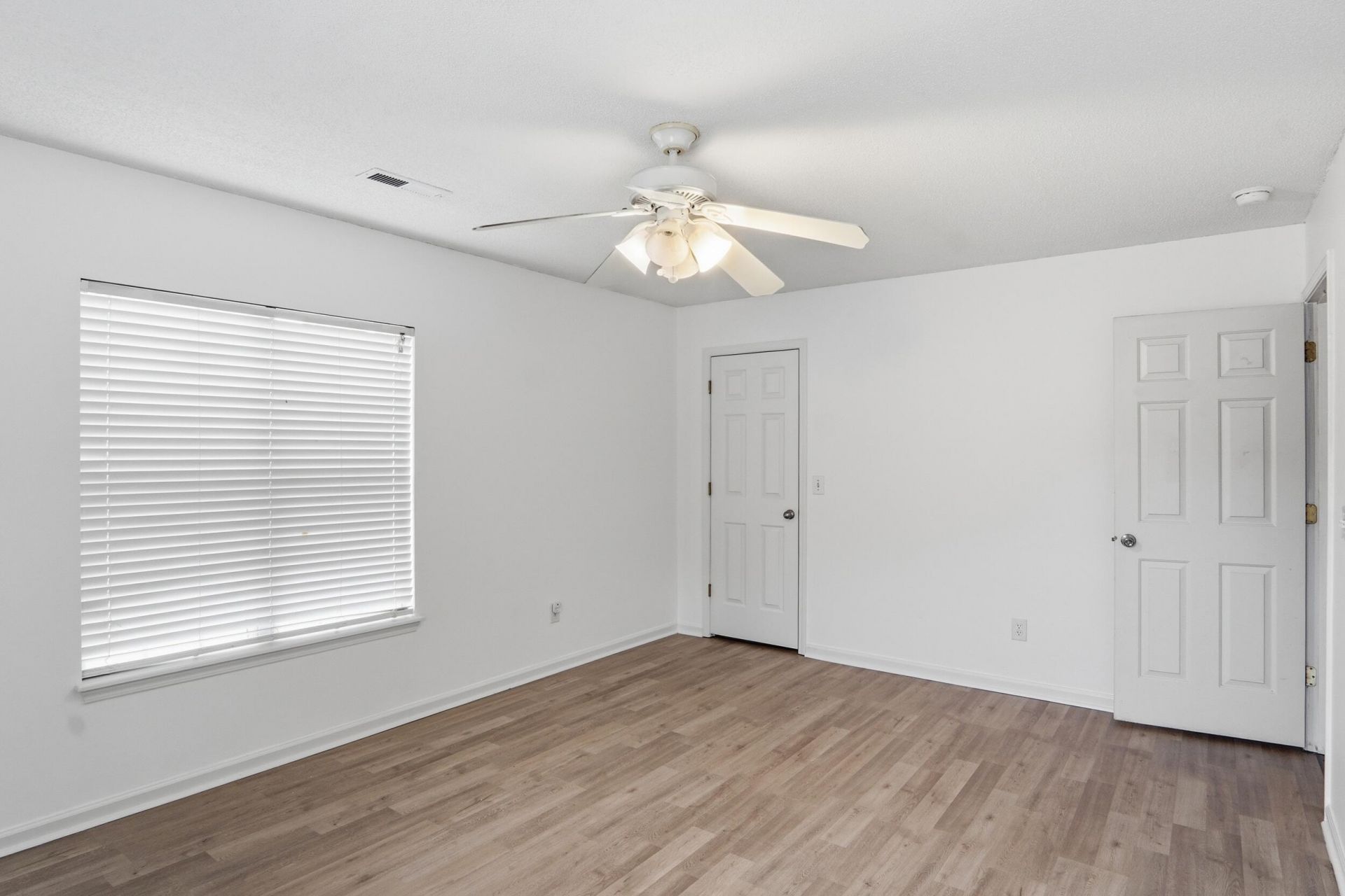 5220 Carlisle Court Photo 25
