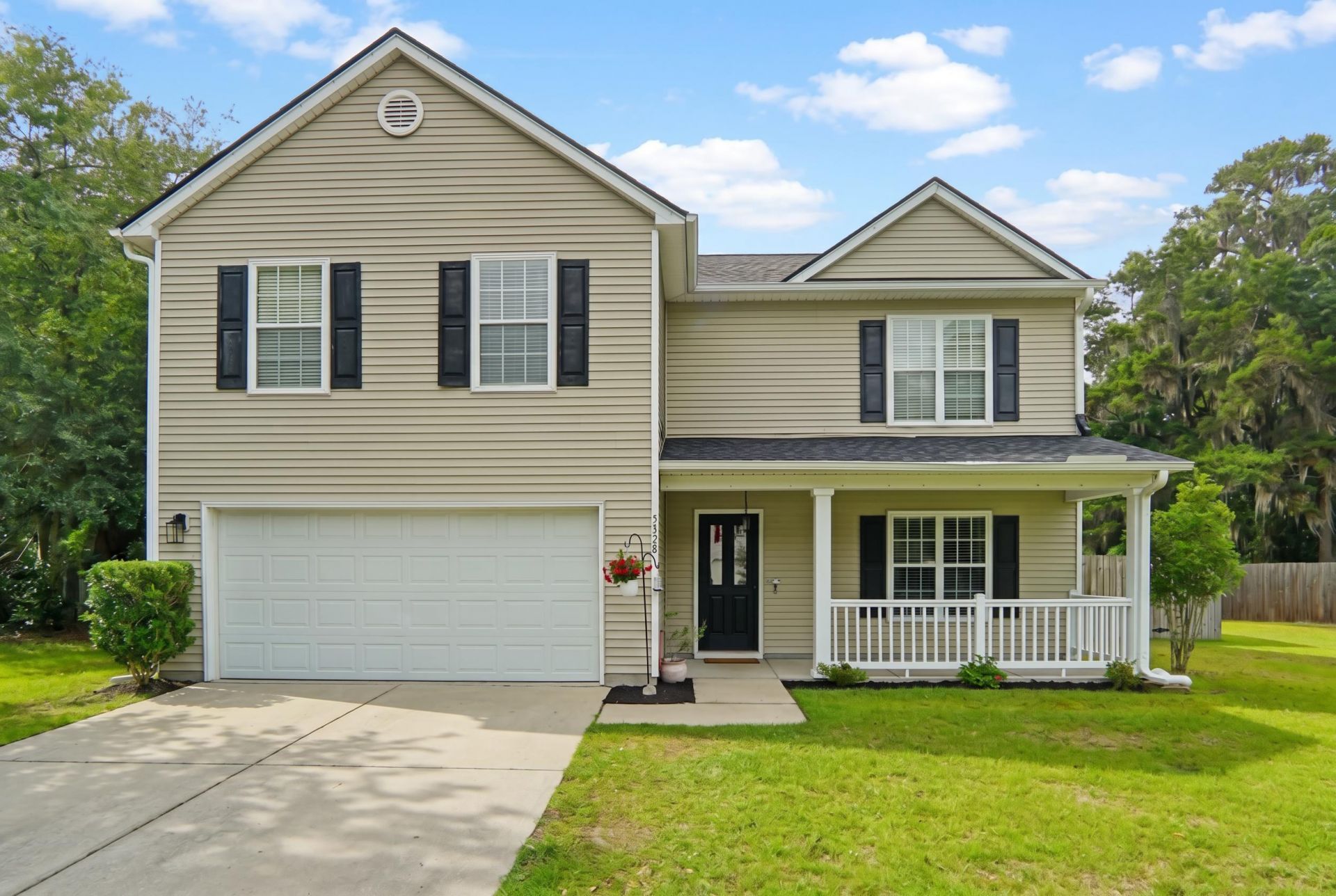5220 Carlisle Court Photo 4