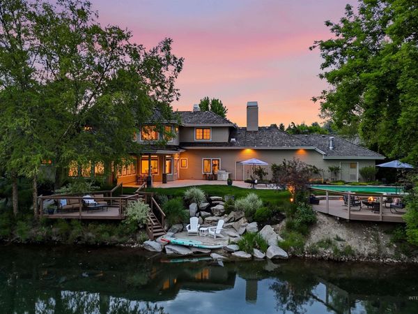 9479 N Winterwood Ln, Boise, ID 83714